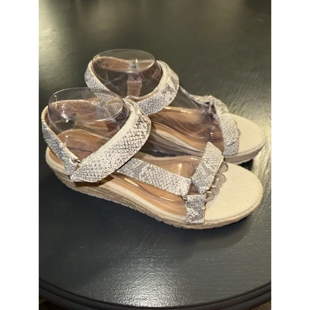Universal Thread Wedge‎ Espadrille Sandal Snake Print Size 10 Women